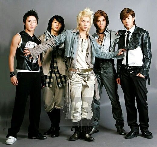 lily (^з^)-☆ tweet media