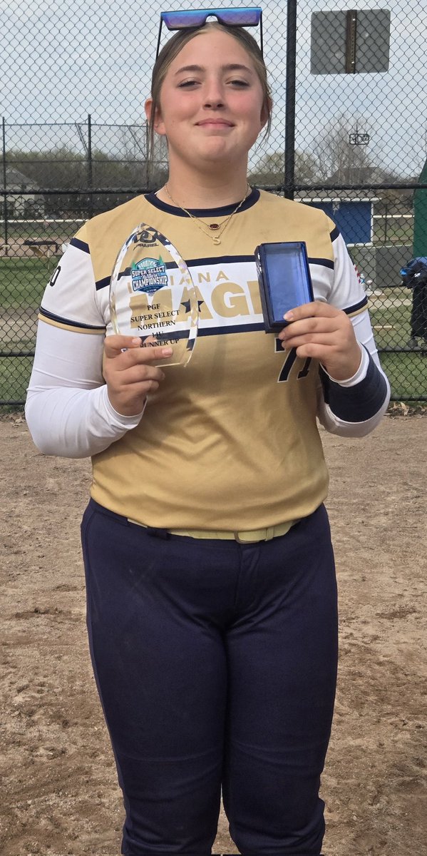 ScarletteS2030's tweet photo. Last weekend my team went to Michigan and we finished as the runner ups in the PGF Super Select Northern Tournament.
#softball #PGFnetwork #goldblooded #softballpitcher https://t.co/dqlh8S1EW2