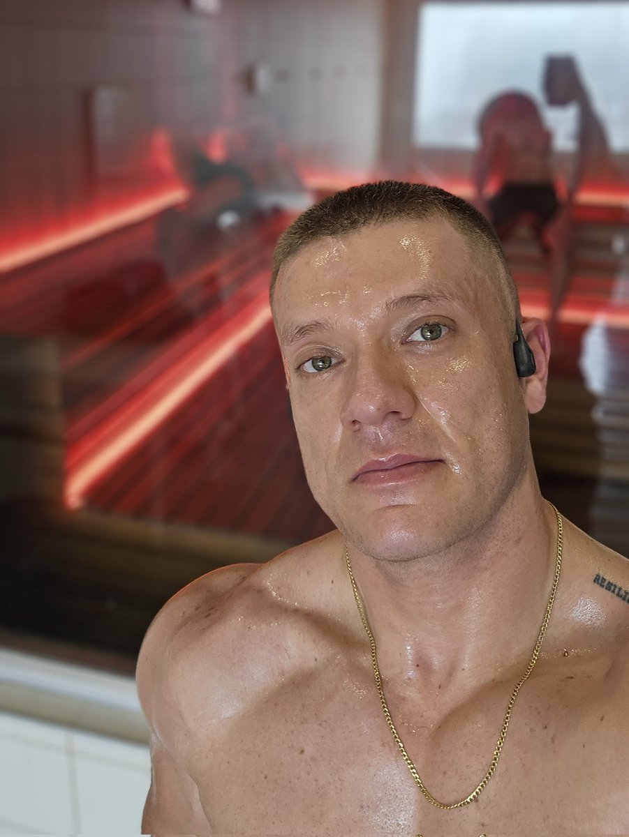 ruso fit tweet media