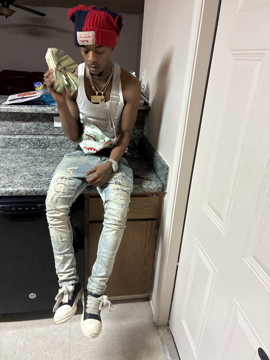 YO BITCH FAV NIGGA 💕 tweet media