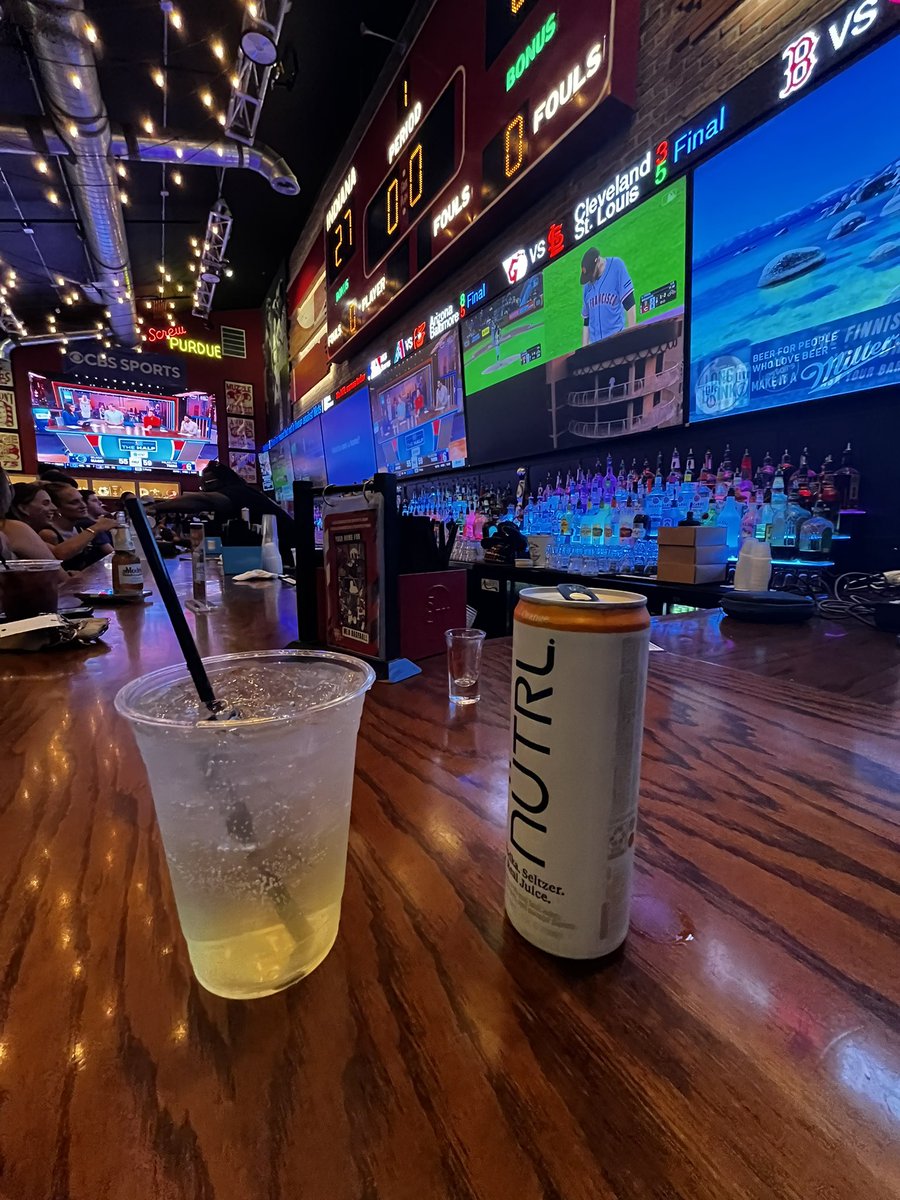 Hoosier__Takes's tweet image. DDV wins the portal, I win MVB… #Destiny