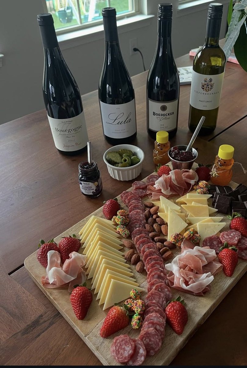 OGFufuBadass's tweet image. #WFW to my favorite smartass brats! I wouldn't want anyone in my corner! I fucking love you all #FufuFamilyAlways 
@AveryreignRP 
@JadeP_RP 
@BarchickLarson 
@MsLacyScott