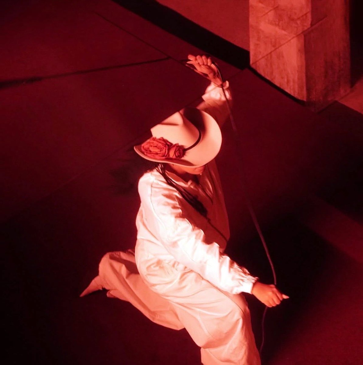 solange hourly tweet media