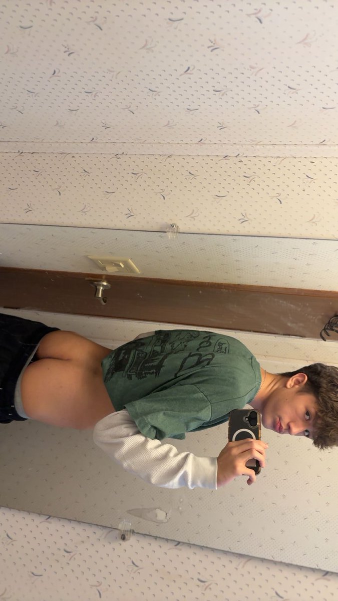 zach (18) tweet media