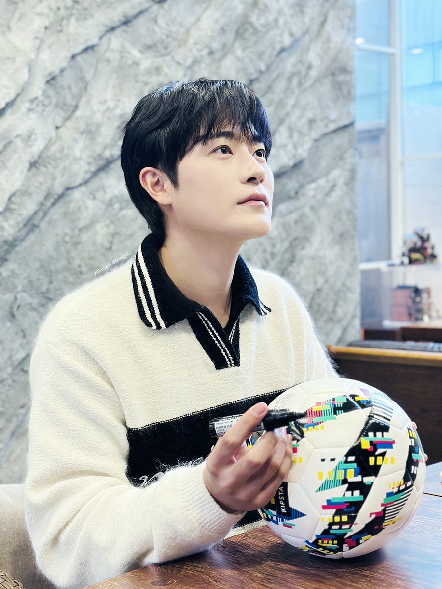 <a href="/NAMOOACTORS2004/">NAMOOACTORS</a> 
1. 새 프로필좀 찍어주세요
2. 한국과 일본서 팬미팅 진행해주세요