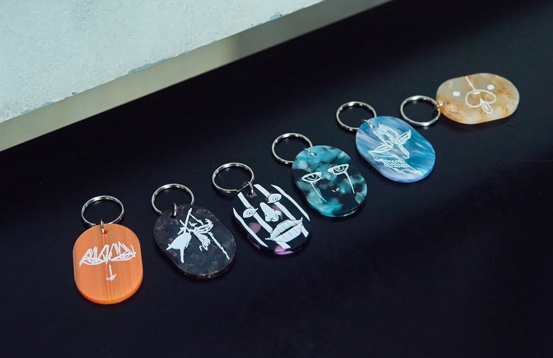 明日4月17日から開催されます！限定グッズ

ACRYLIC TAG BLEACHマユリ最高すぎる！！

#BLEACH #ブリーチ