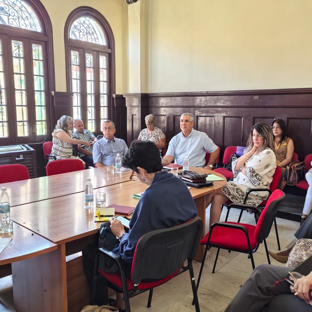 🧵(1/2)
En la visita al Instituto Central de Ciencias Pedagógicas intercambié con directivos e investigadores sobre los 44 proyectos de Ciencias en los que trabajan, relacionados con el perfeccionamiento continuo del Sistema Educativo cubano
 #CubaEstáFirme