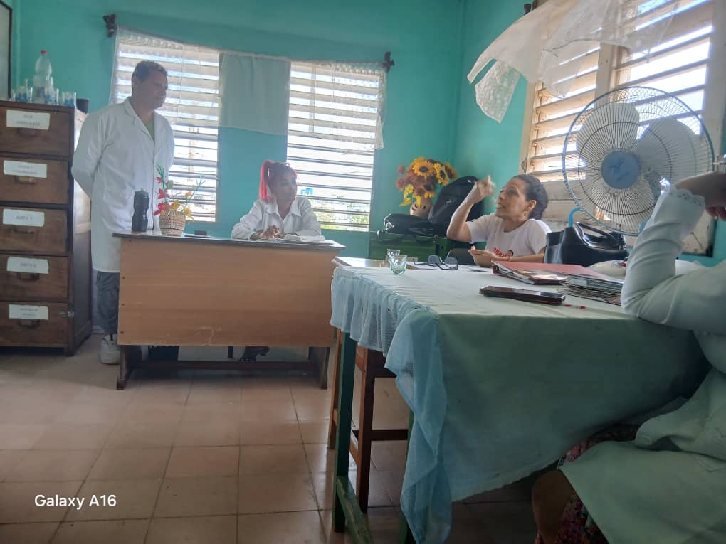 Dirección General de Salud Holguín. tweet media