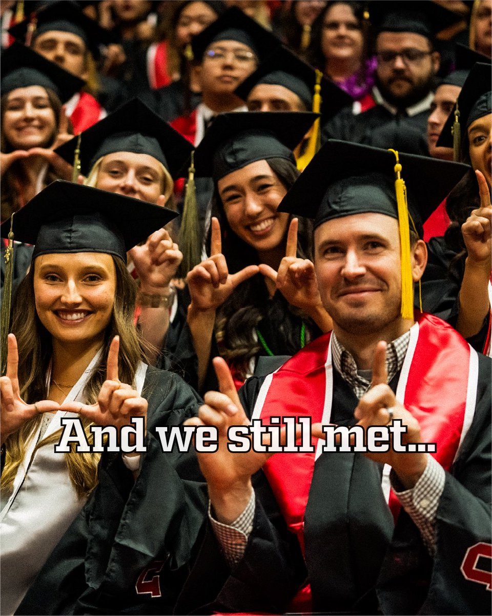 UofUGiving's tweet photo. 8,000+ students, 300,000+ alumni, and we still met. ❤️

These grads couldn’t do it alone, so thank you to everyone who touched these students lives. We're glad we met you, and we'll see you at graduation! 🙌

#UofUGrad #UtahAlumni #GradSzn https://t.co/YliIubnKNC