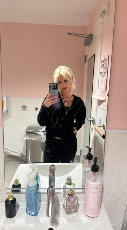 𝒫𝒶𝒾𝑔𝑒 𝑀𝒾𝓉𝒸𝒽𝑒𝓁𝓁 tweet media