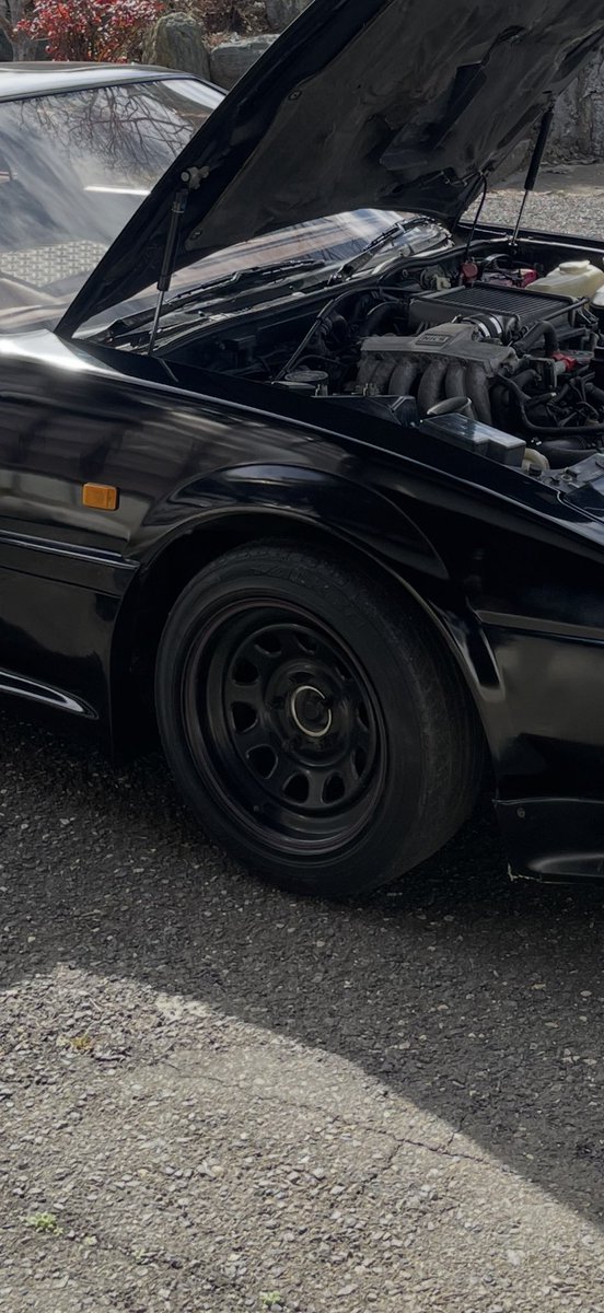 そういえばデイトナ鉄ちん(?)4本欲しい人いないかね
使わないし邪魔
6000円くらいで、高い？

・15インチ
・114.3 5h
・オフセット謎 (そもそも何種類も無い？)
・タイヤは乾燥お肌
・1本はなんか刺さってパンクしてる

写真これしかない