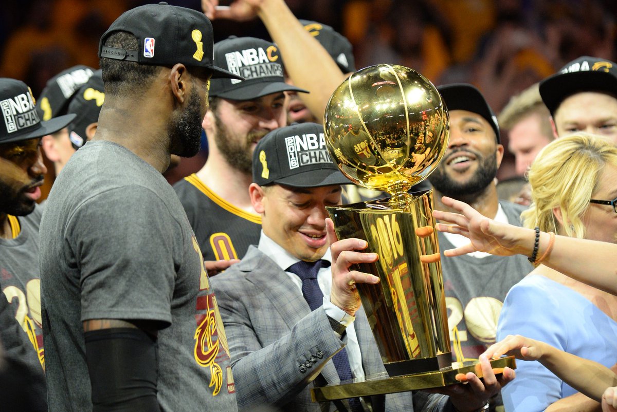 BronMuse tweet media