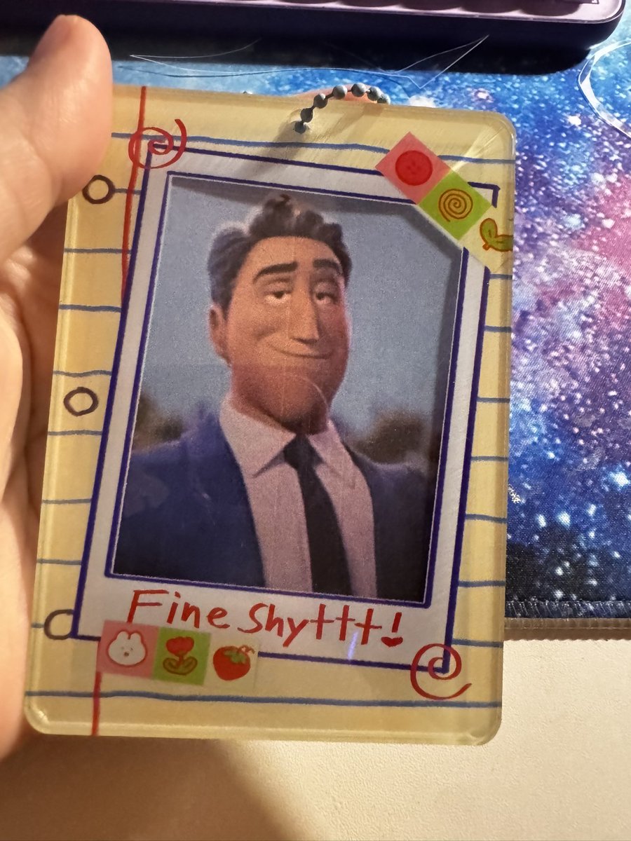 Rune_the_Dune's tweet image. I got this photo holder from a market, LMAO #hoppers #mayorjerry