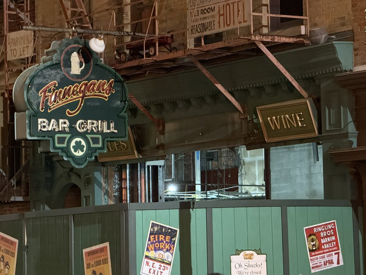 A look into Finnegan’s! Looking like it’s fully gutted! 👀