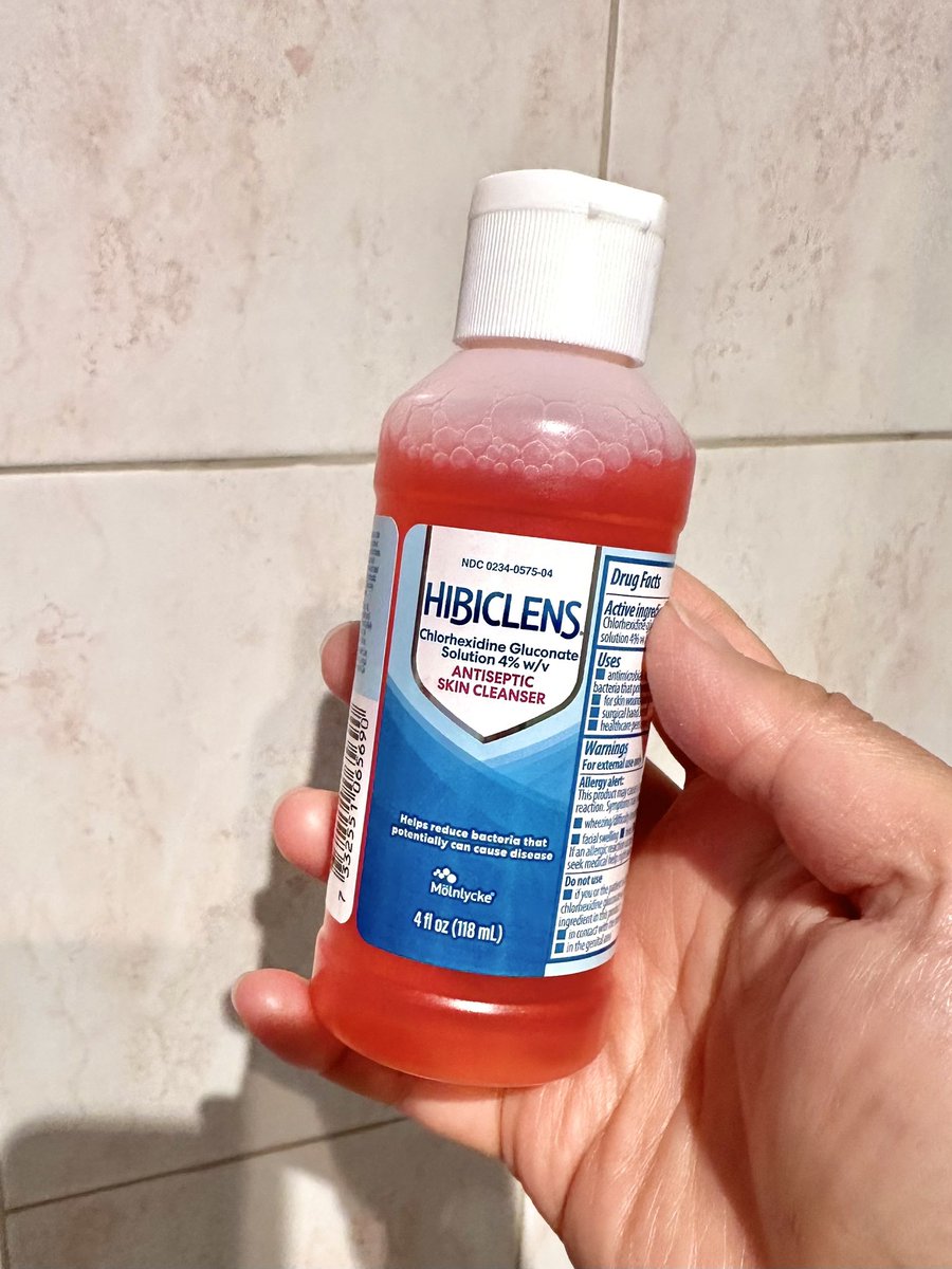 ついにヒビテンで体を洗う時がきてしまった。
動物病院で働いてた時もこれのせいで手が荒れてたんだけど私の体、今ギッシギシだわ。
シャワーの後、クリームとかつけるなって言われてる。
なんの罰ゲームなのか😎

明日も朝っぱらからヒビテンの刑🙄

#ヒビテン
#hibiclens