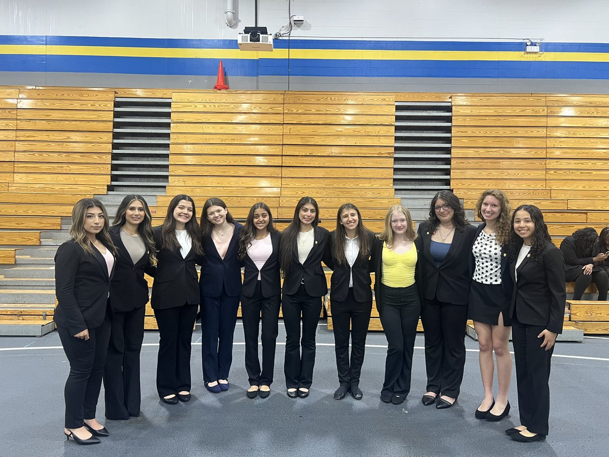 dls_softball's tweet photo. Proud to represent excellence on and off the field!💪🏼📚

Congrats to the newest NHS inductees- Ellsie, Emily &amp; Mia! https://t.co/dpHhmtmmNH