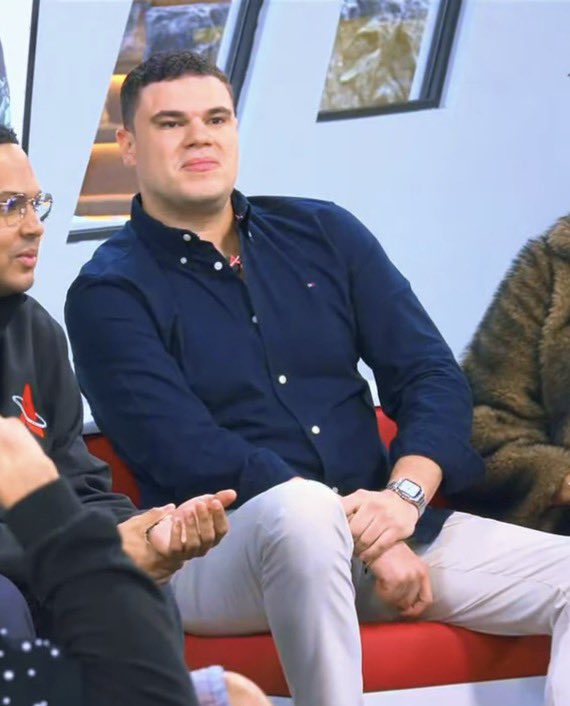 oɿoↃi tweet media