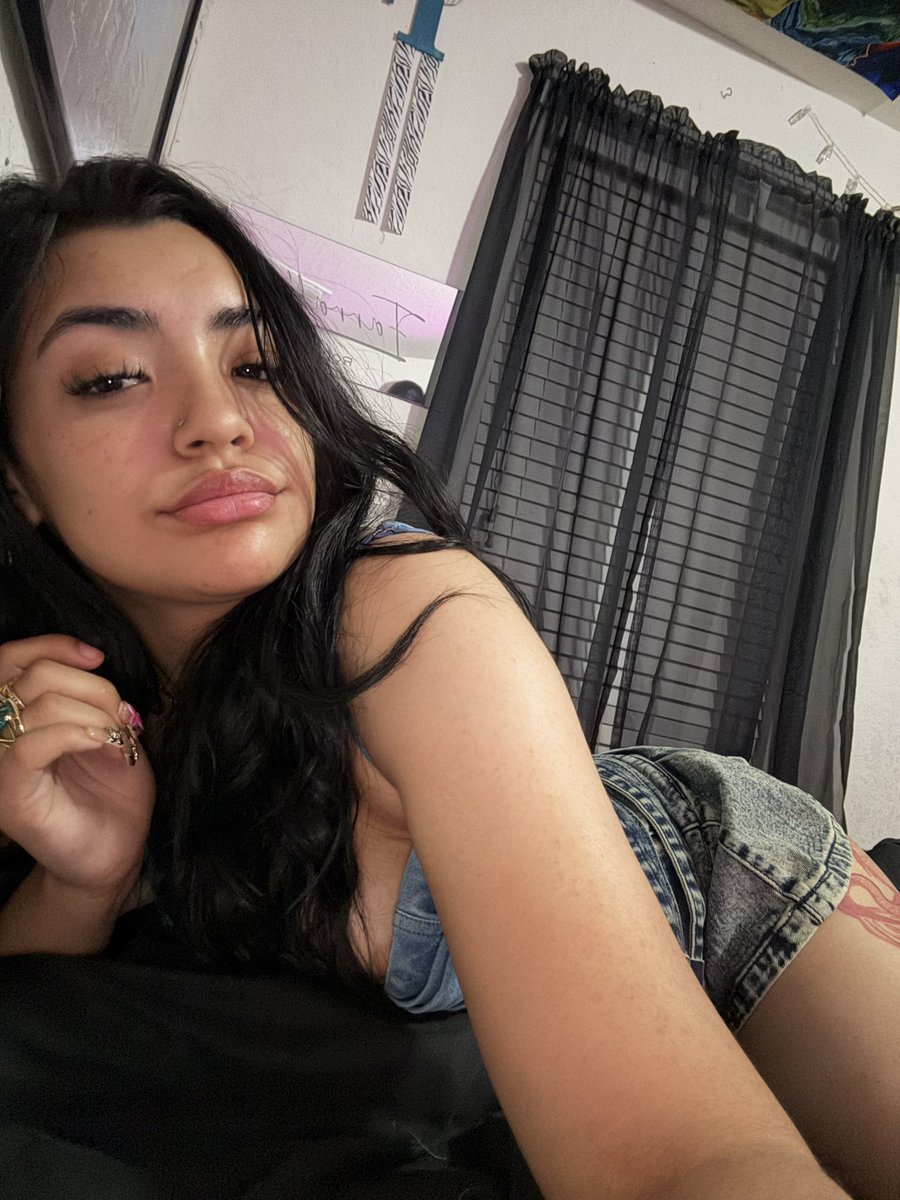 Leylanie tweet media