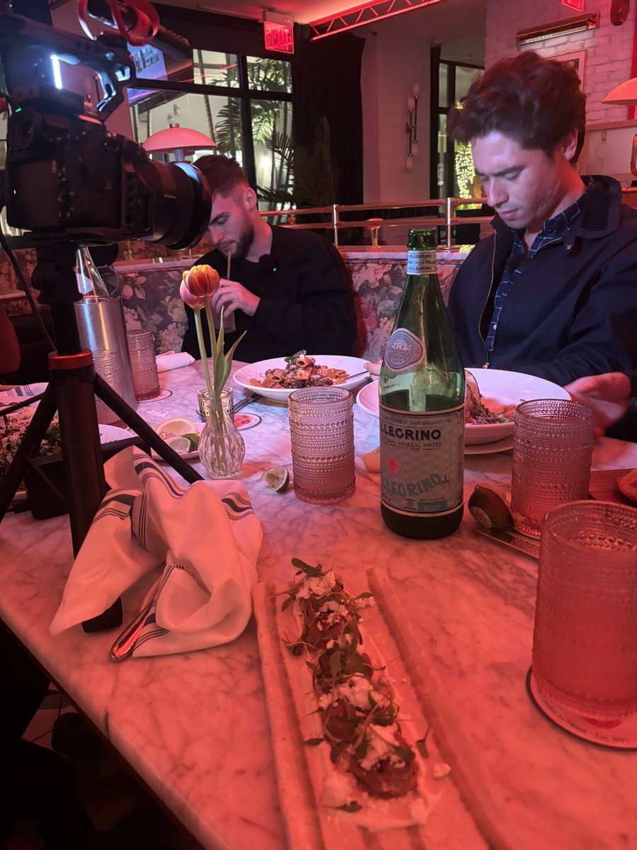 CameraManDan tweet media