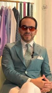 Abelardo Dla espriella,es un hombre sin principios y sin ética.En el todo es corrupción,falsedad, criminalidad. No sabe D límites entre el bien y el mal.  Maneja la ideología D todo vale.Además con su elevado Narcisismo,se cree un ser Superior.Siempre anda en búsqueda D adulación