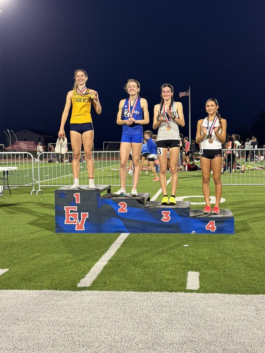 coach_pleasant's tweet photo. 🚨🚨🚨‼️ Sophia Lopez  3 🥇 in a day at the Area track meet! Top performer! Wins the 1600m‼️ 💨 #CTC #TigerFast @STPCTCFOOTBALL @stpfootballbc @stptigertrack https://t.co/bB4zjuzR2R
