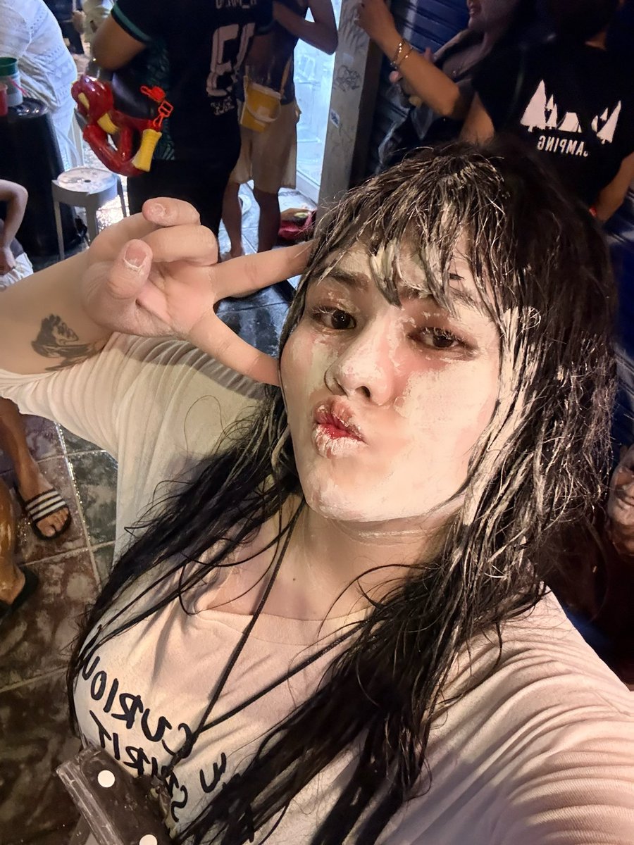 Baby moji tweet media