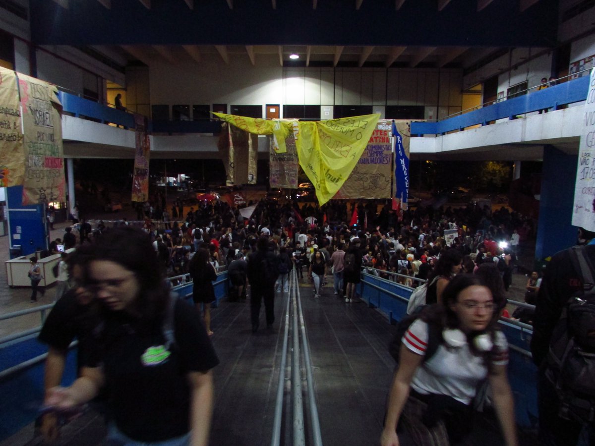 a universidade de são paulo está em greve.