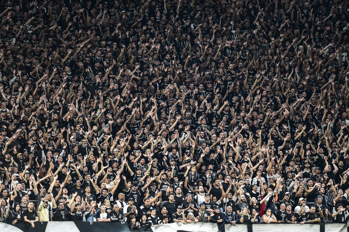 ⚫️⚪️ 𝖔 𝖇𝖆𝖓𝖉𝖔 𝖉𝖊 𝖑𝖔𝖚𝖈𝖔𝖘 𝖕𝖊𝖑𝖔 @corinthians! 👏
