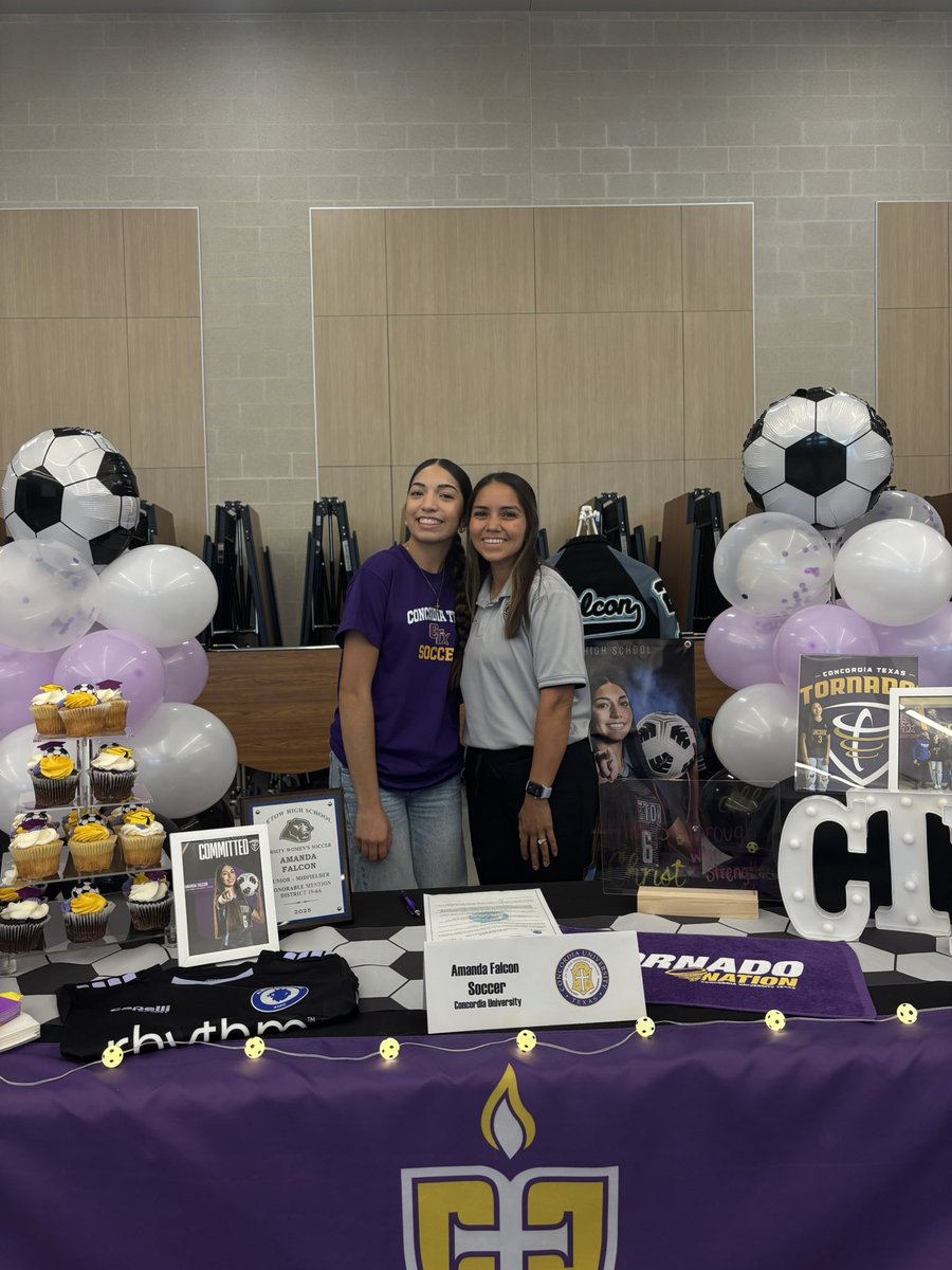TrahansClass's tweet photo. So excited to watch these two play at the next level!! @Paetow_WSoccer https://t.co/saI9AaQ3dP