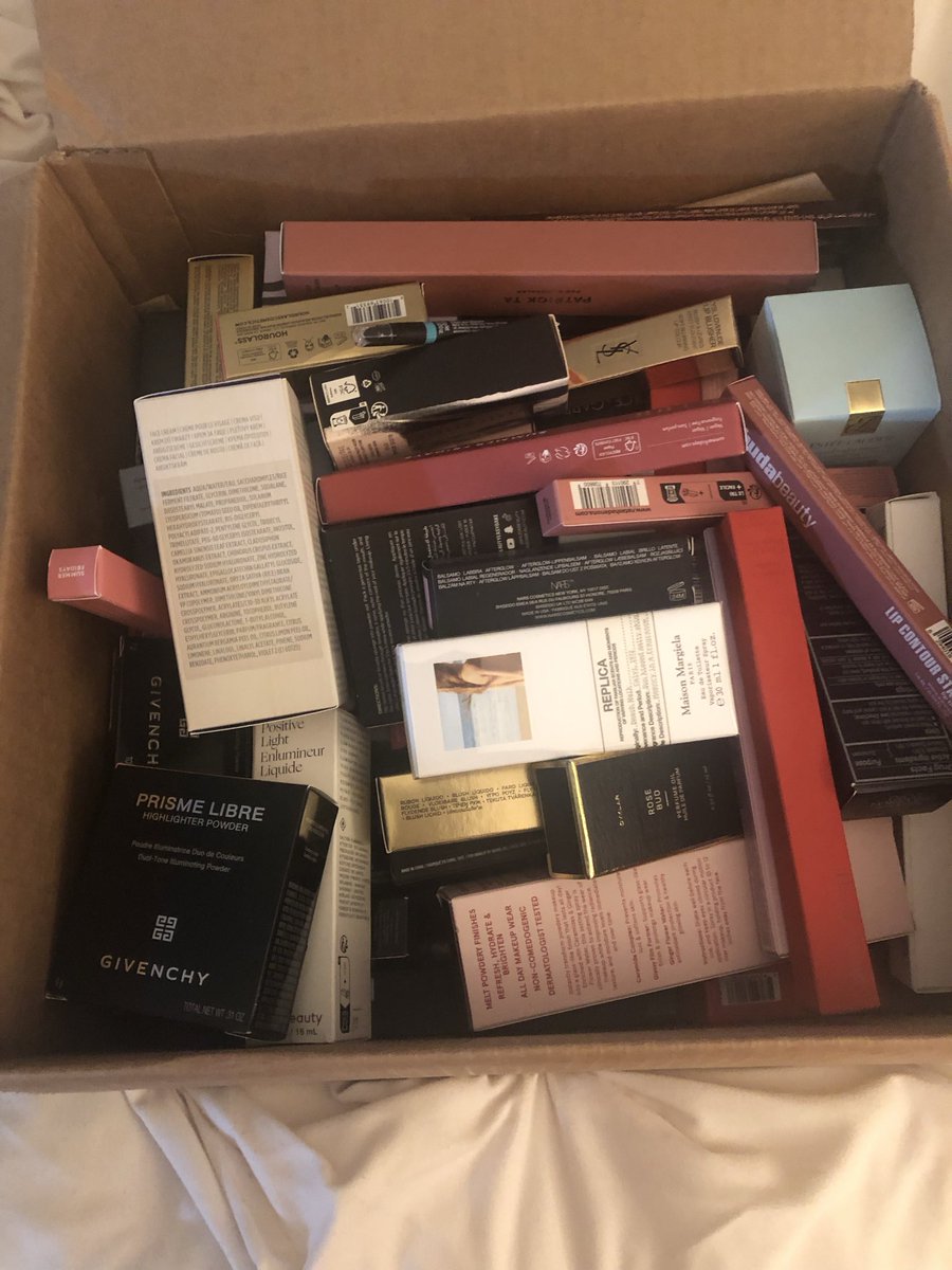 KatinaHat tweet media