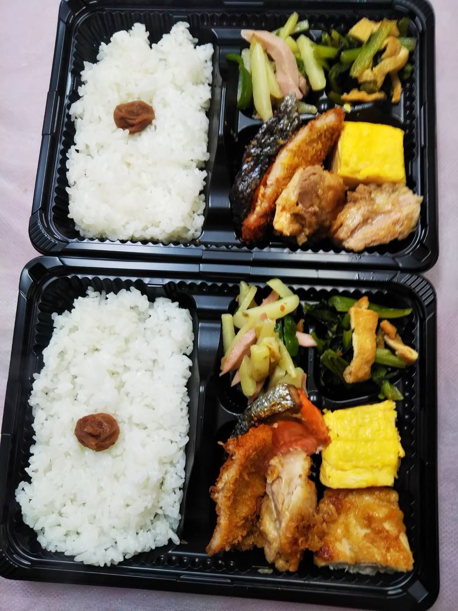 4/16(木)
本日のランチ弁当完成しました！

焼魚鮭
鶏の照り焼き
小松菜炒め煮
じゃがピーマン
だし巻き卵

少し早いですが、販売開始(550円税込)
基本ワンオペですので、電話予約の方がスムーズな場合がございます
おかずが売り切れの場合は内容が変更になる事があります
#枚方
#ランチ
#550円幕内