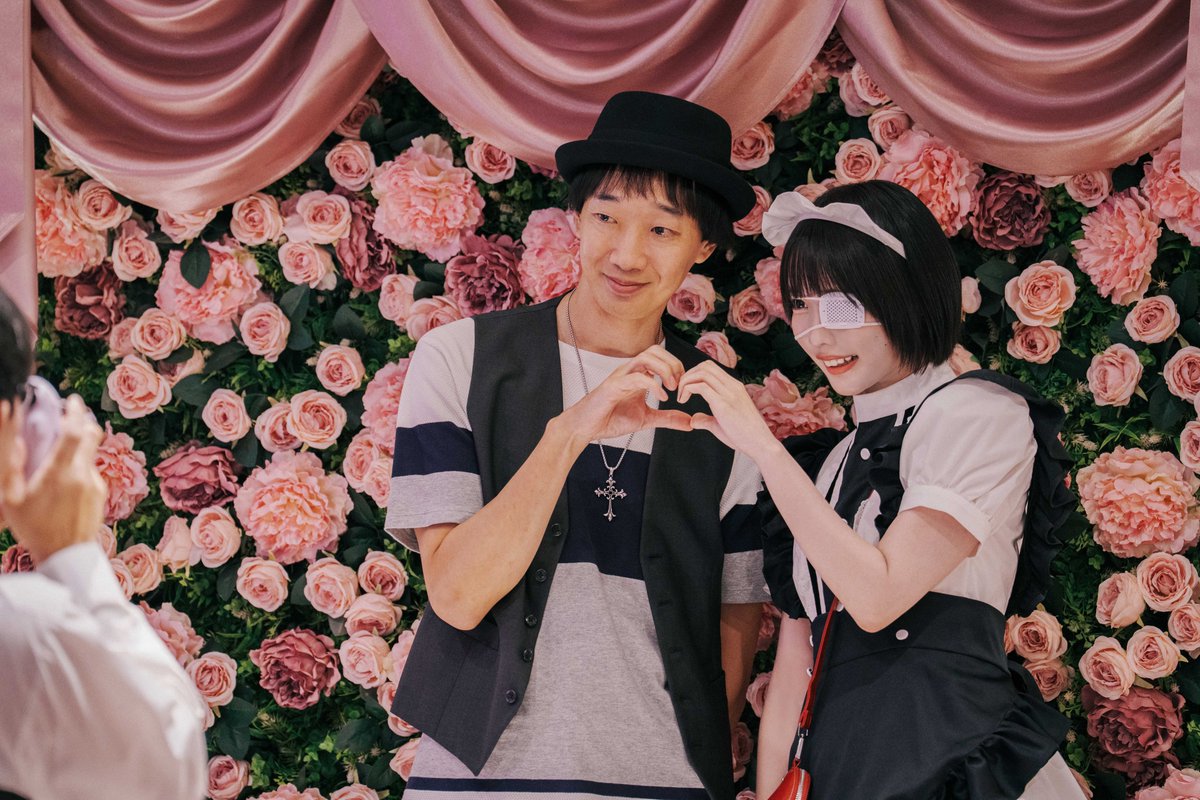 oricon's tweet photo. 窪塚洋介×亀梨和也『外道の歌 SEASON2』
伊勢谷友介が演じる謎多きキャラクター

緊張感��ふれる場面写真が解禁❗️
メイド姿のあのちゃん＆ラバーガール大水も
https://t.co/7cwPQzfssQ

#外道の歌 https://t.co/HjGuSx1yGe
