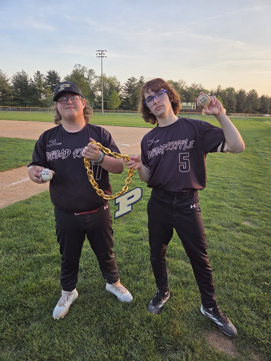 lynxdugout's tweet photo. What a great Tuesday night on the diamond from these two captains!

Congrats to junior Dylan Smith becoming the Lynx career leader in RBIs (26) and senior Matéo Bushfield for tying the school record for hits in a single game (4).

#SWNW #BeALynx 🐾 https://t.co/NzUyHzeSc5