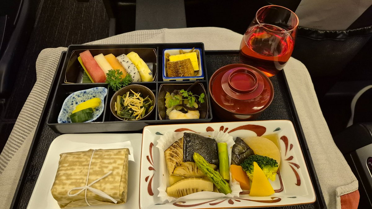 Daniel Loo tweet media