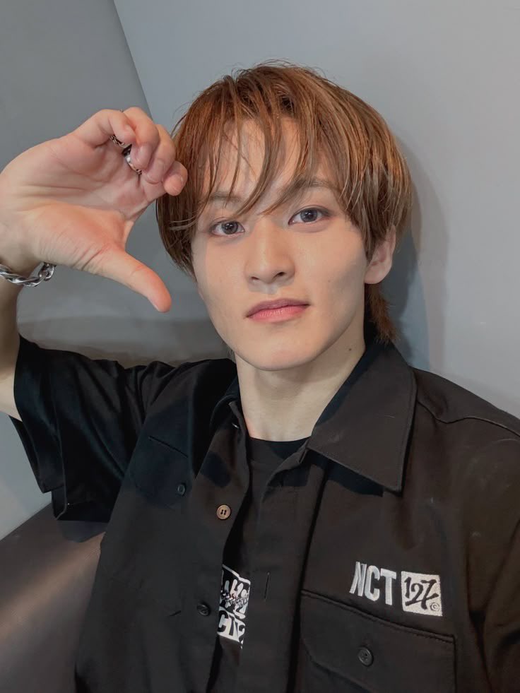 A. Lintang tweet media