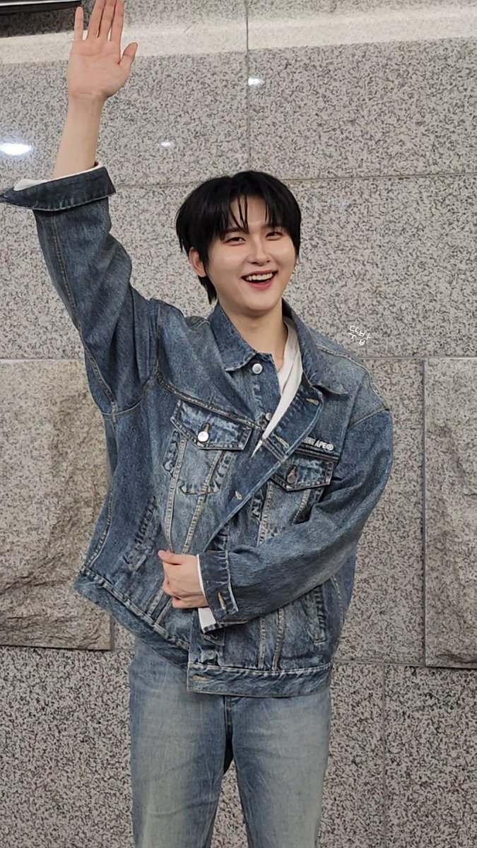 루비쨔앙~~~~
하잇!!!!

#크래비티 #우빈