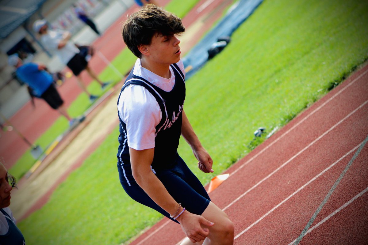 Cmay2810's tweet image. Marysville HS Tri Meet 📸 🏃‍♂️ Ran 4x100, 4x200, &amp;amp; Open 200 #dualathlete
