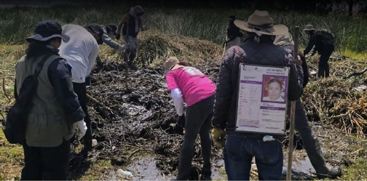 vozdelasocieda1's tweet photo. #GPPRI exige a las autoridades el esclarecimiento de más de 200 restos humanos localizados en la @AlcaldiaTlahuac
Urge atender de manera , efectiva y sin dilación la crisis humanitaria de personas desaparecidas en la ciudad
@TaniaLariosMX @Congreso_CdMex 
https://t.co/dHeQAkk9CC https://t.co/6UezWvtftD