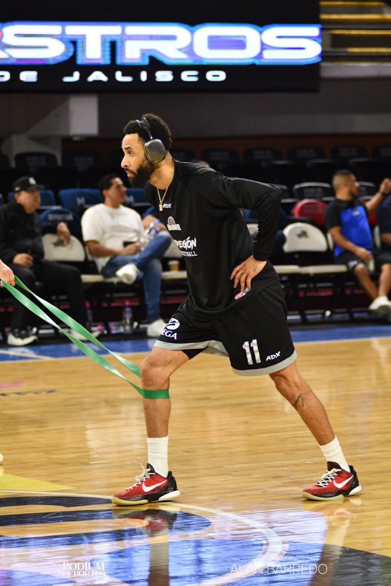 jardinizquierdo's tweet photo. #Halcones 🦅 | #Calentamiento 🔥 

🏀 Los @halconesobregon quieren igualar la serie de @cibacopamx esta noche en la Arena Astros 

📸 Alejandro Barredo https://t.co/mVDwqVqgUZ