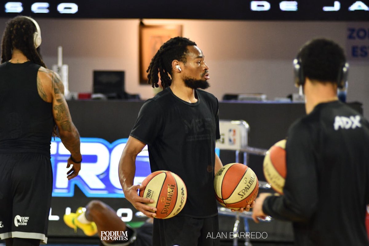 jardinizquierdo's tweet photo. #Halcones 🦅 | #Calentamiento 🔥 

🏀 Los @halconesobregon quieren igualar la serie de @cibacopamx esta noche en la Arena Astros 

📸 Alejandro Barredo https://t.co/mVDwqVqgUZ