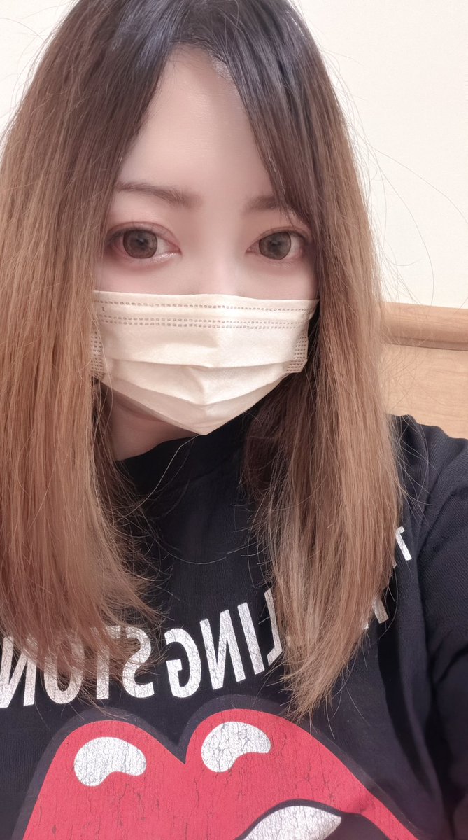 病院綺麗だぁね✨
先生も良い人でよかた🥰
おじいちゃん先生だけど🤣
明日も病院やー💦
今日ビジュいーねっ❤️