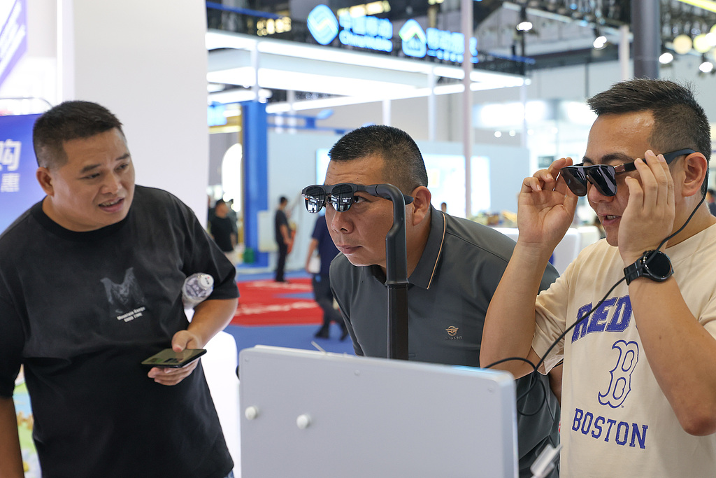 ChinaDaily's tweet image. As #China pushes to integrate artificial intelligence more deeply into consumer markets and the real economy, #Alibaba Group's domestic e-commerce arm is using the China International Consumer Products Expo to showcase how #AI can reshape both online shopping and manufacturing.