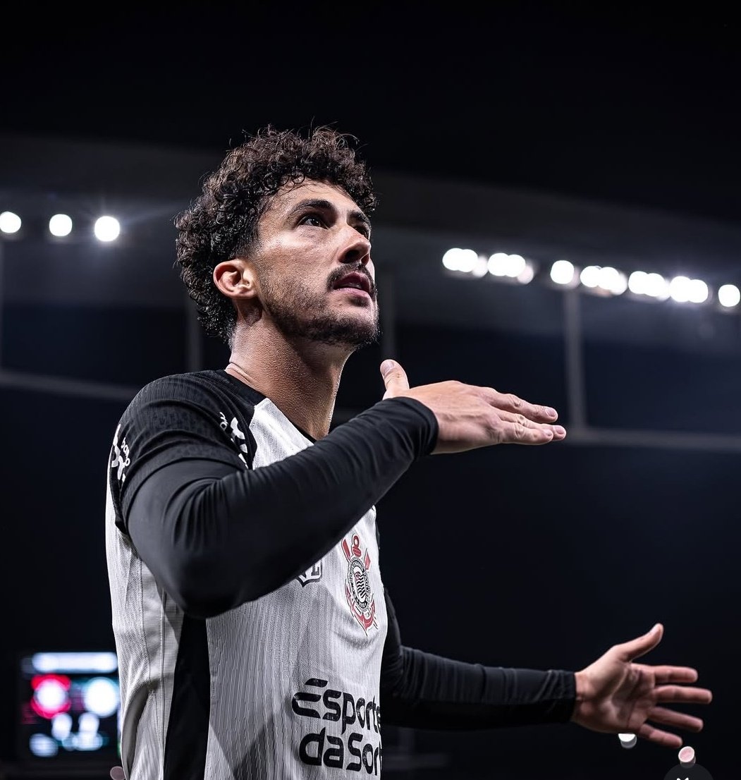 É jogo decisivo? Ele vai tá lá.
É jogo importante? Ele vai tá lá.
É clássico? Ele vai tá lá.
É final? Ele vai tá lá.

Gustavo Henrique é FENOMENAL nesses momentos.

Assistência do homem hoje. A cada dia ficando ainda maior e mais decisivo na nossa história. XERIFE!