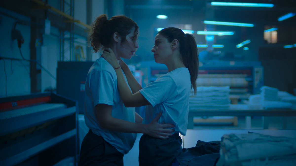 TIS_Studios's tweet photo. Todo empezó como un juego… pero ya no hay vuelta atrás.
En Perfil Falso 3, los secretos salen a la luz, las mentiras se rompen y la verdad cambia las reglas para siempre.
Ya disponible en Netflix.

¿Hasta dónde estarías dispuesto a llegar? @NetflixLAT https://t.co/wF3qCcsiCp