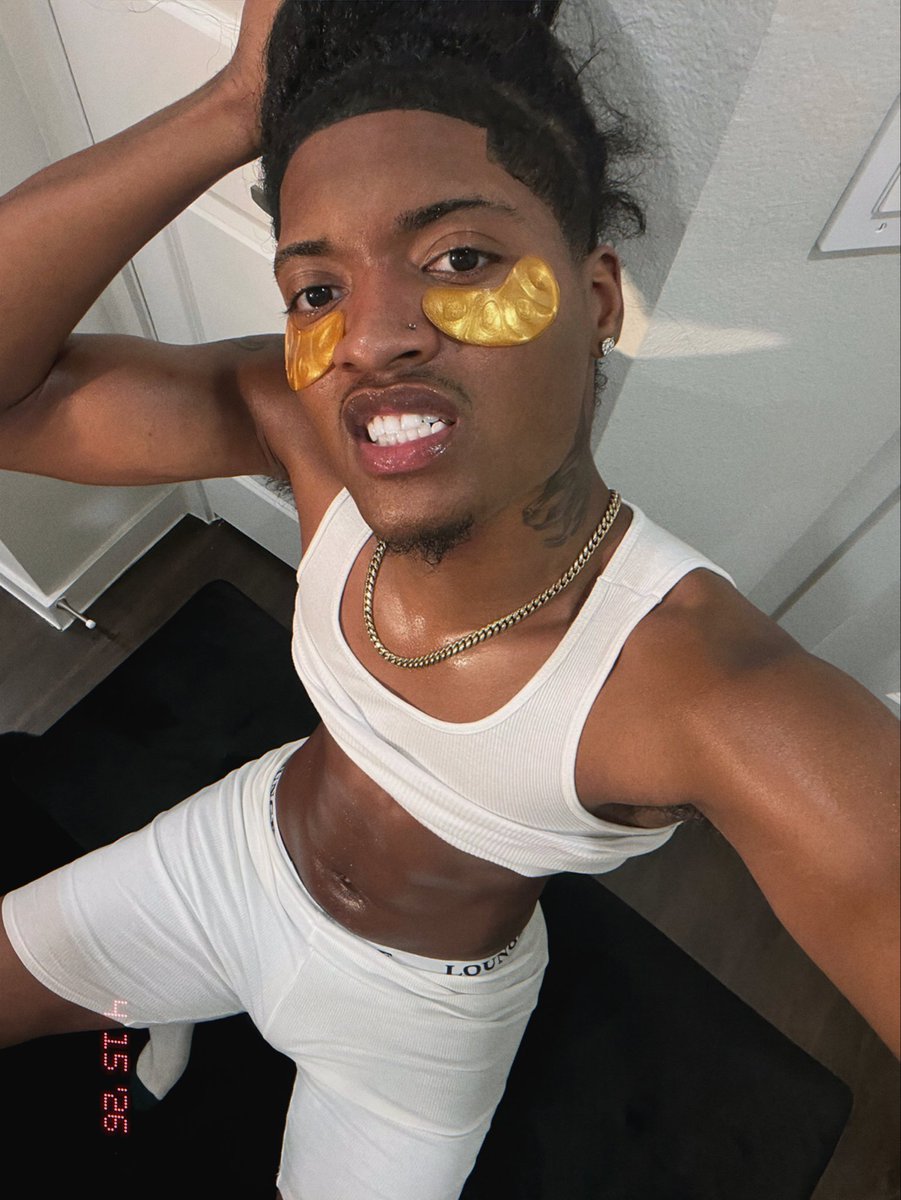 PAPI TRAVIS tweet media