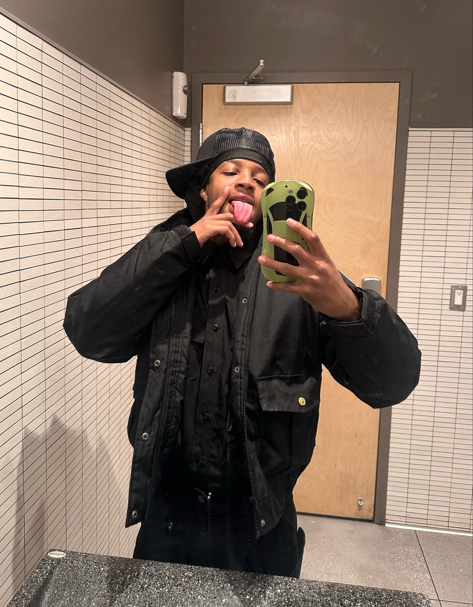 Realpapikaaash_'s tweet photo. 👅 https://t.co/yQqolJNzXf