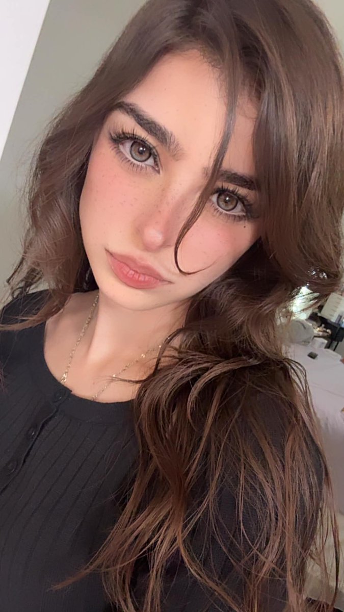 FINISHING UP OUR GAMES WITH CHAT :3 I'm also unboxing a super cool PR package I got from <a href="/CapcomUSA_/">Capcom USA</a> :3 live now TWITCH.TV/ARUUU