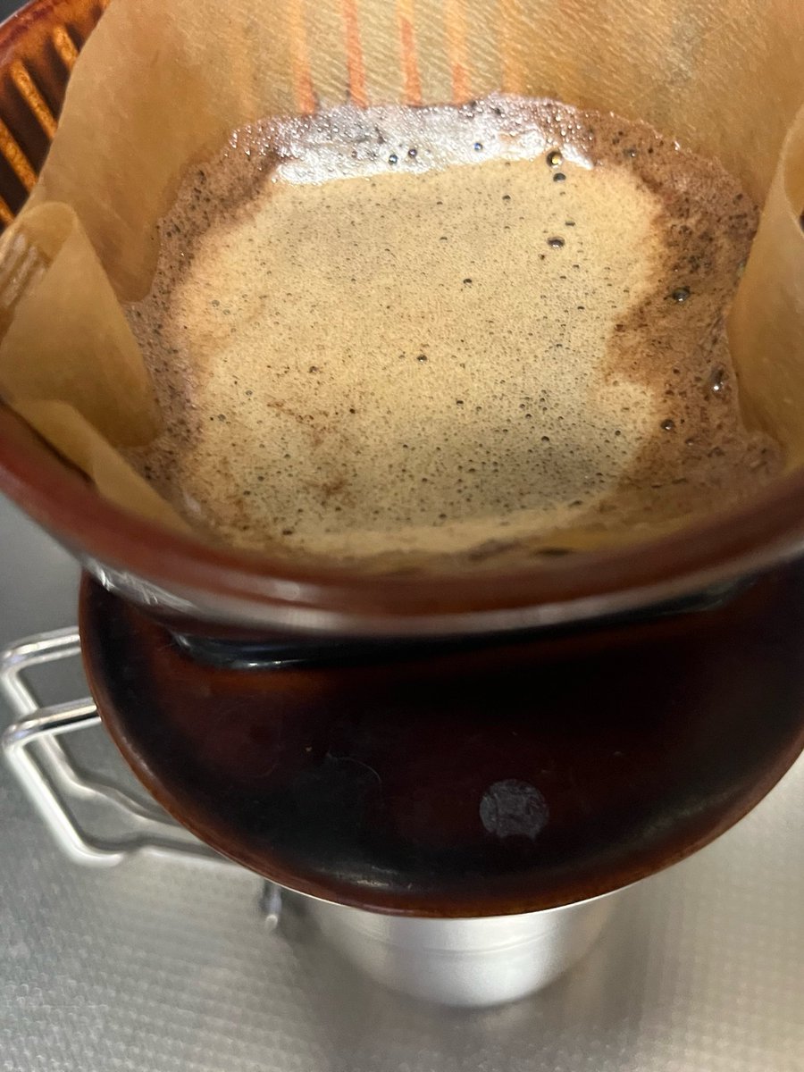 湯河原温泉旅行のついでに焙煎珈琲を買うならちとせさんの自家製ブレンドがオススメです。
僕の夕飯は珈琲と一本満足バーなので美味しい珈琲は必須。
お店でも珈琲が飲めるので味見してから購入も！
chitose105.com