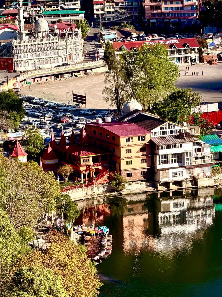 Vic_k_ey's tweet image. A panoramic view...

#GoodMorning #Pals 🌄🍀🐦
Wishing you an energetic #Thursday
Warmest regards 🌲🌹🙏

#IncredibleIndia 🇮🇳- Naini Lake, Nainital, #देवभूमि #Uttarakhand...