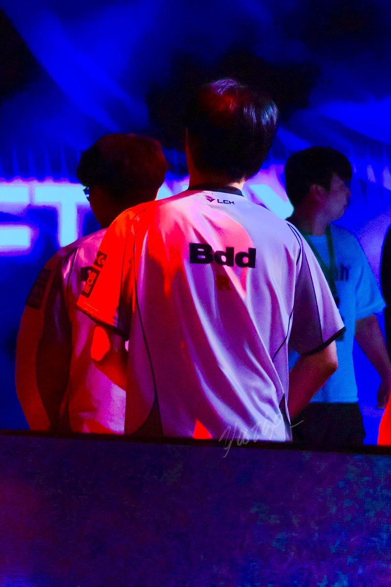 260415 KTvsDK

완전 빌런처럼 찍혔네👾

#비디디 #Bdd
